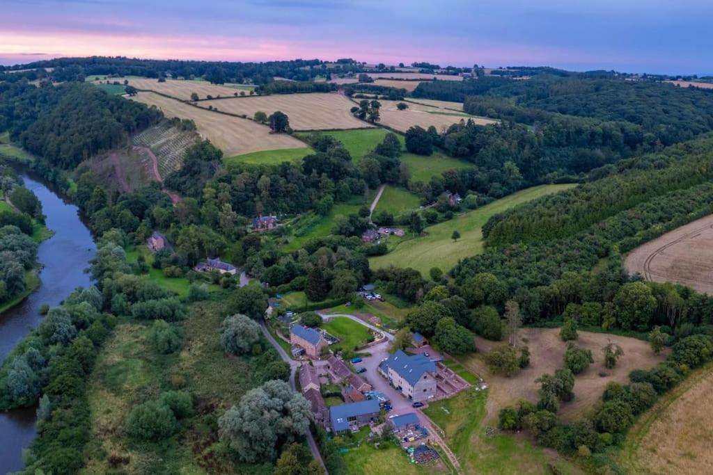 Cosy Cottage On Banks Of River Wye Foy Exterior photo